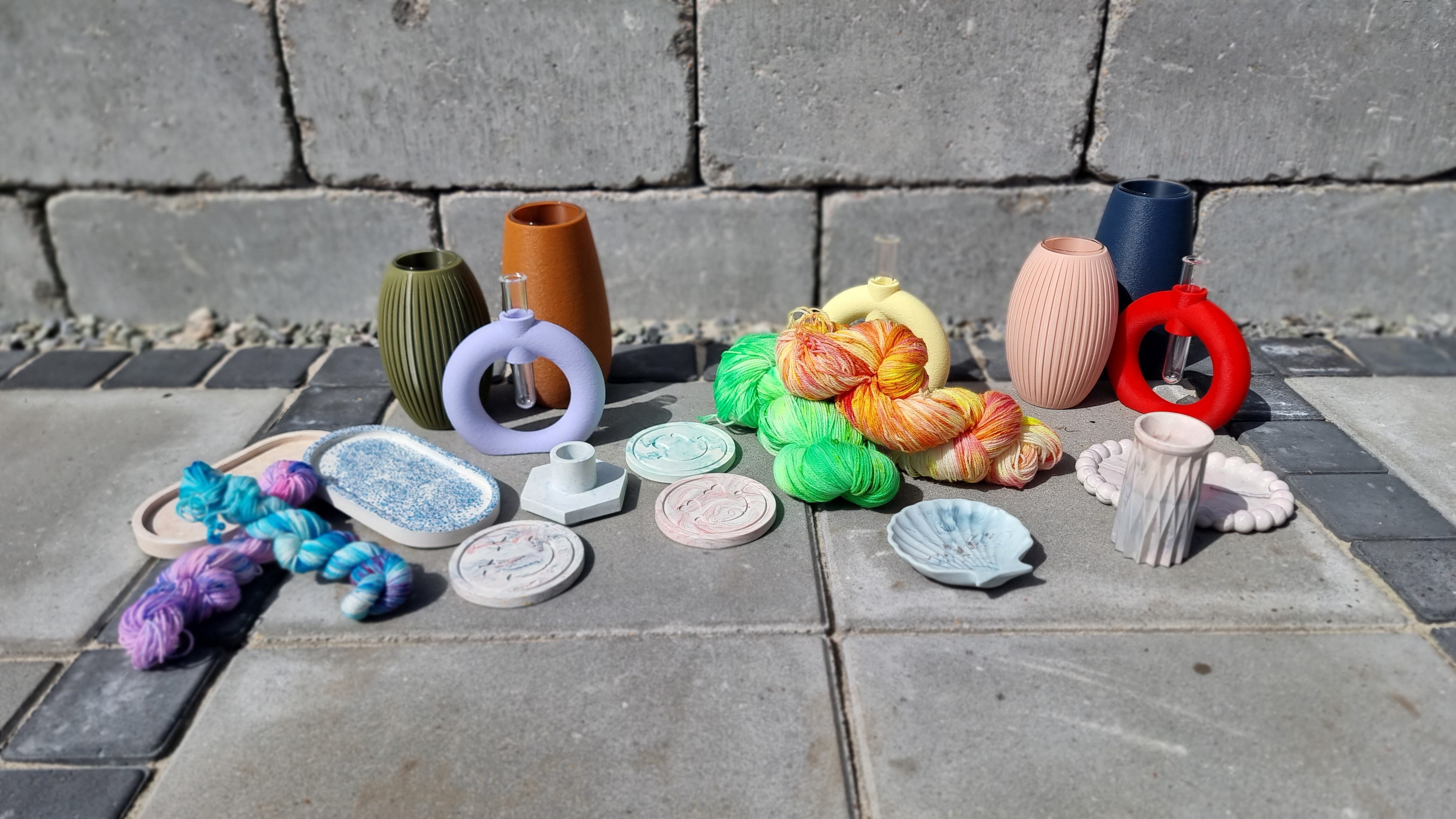 3D Print, Jesmonite, H�ndfarvet Garn, Vaser og Fade mm.